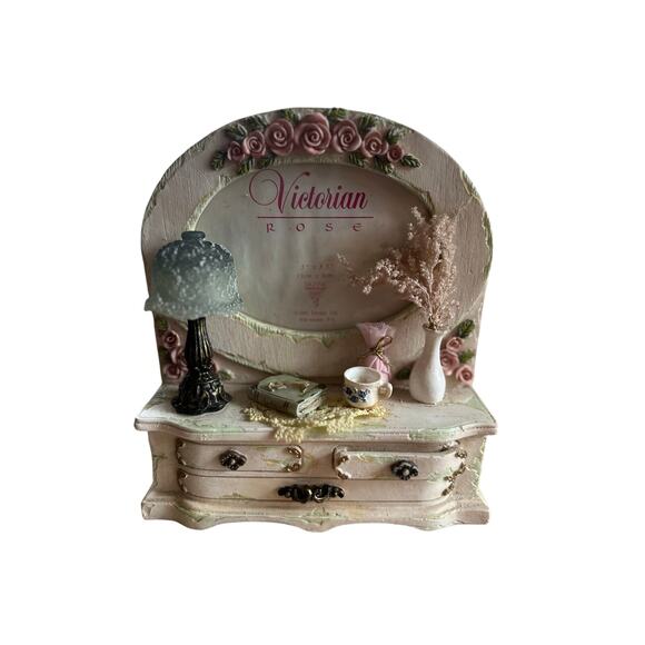 Victorian Rose Light-Up Dresser Picture Frame • Shabby Chic Cottagecore - Picture 1 of 3